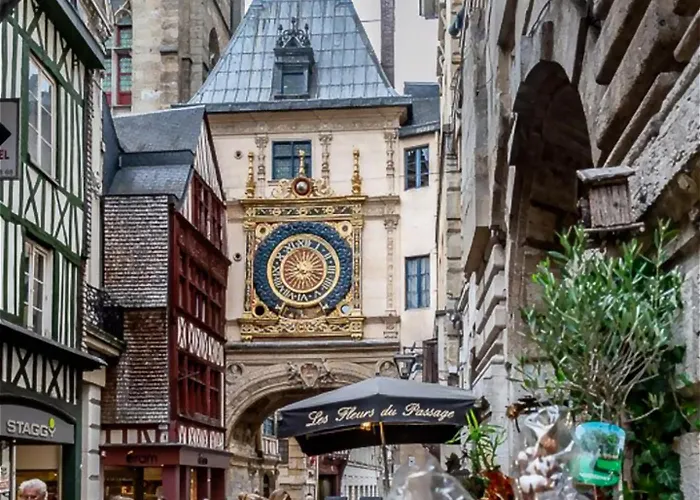 Au Calme Renove Pres Gare Et Centre Apartment